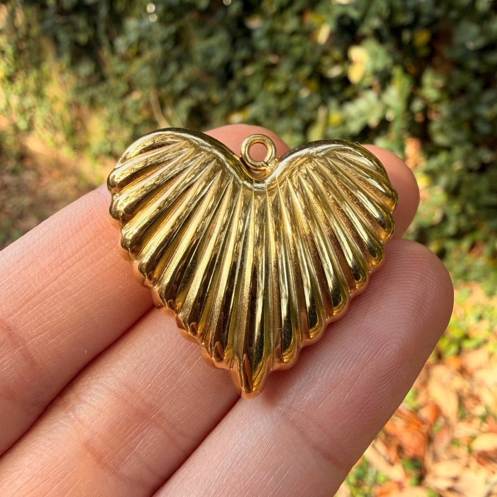 Cute Etched Puffy Heart Pendant Charm in 18K Gold (Bail Not Included) - Picture 4 of 4